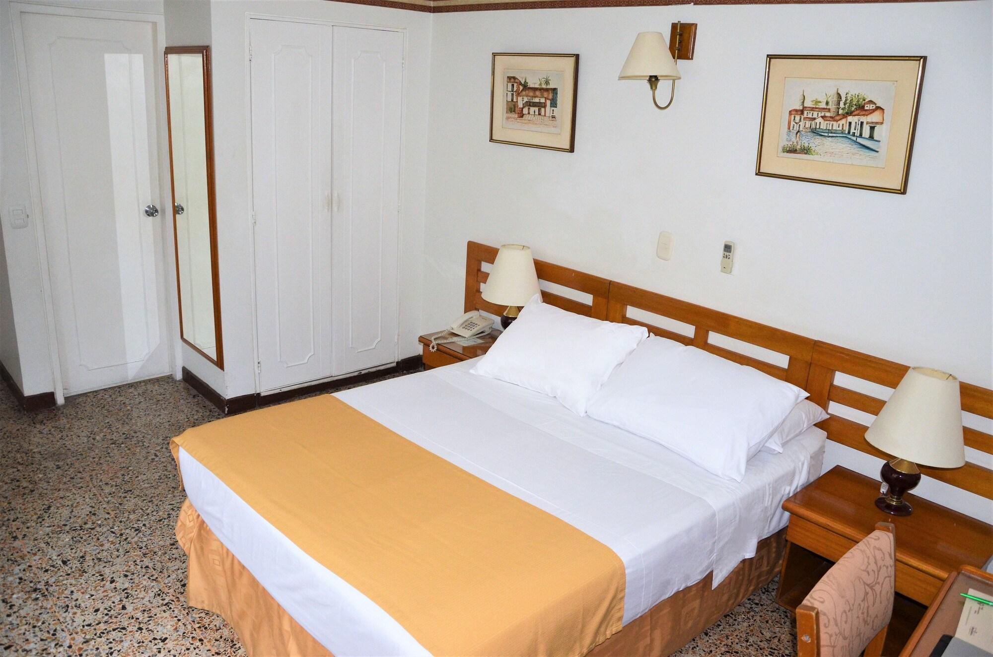 Hotel Villavicencio Plaza Buitenkant foto