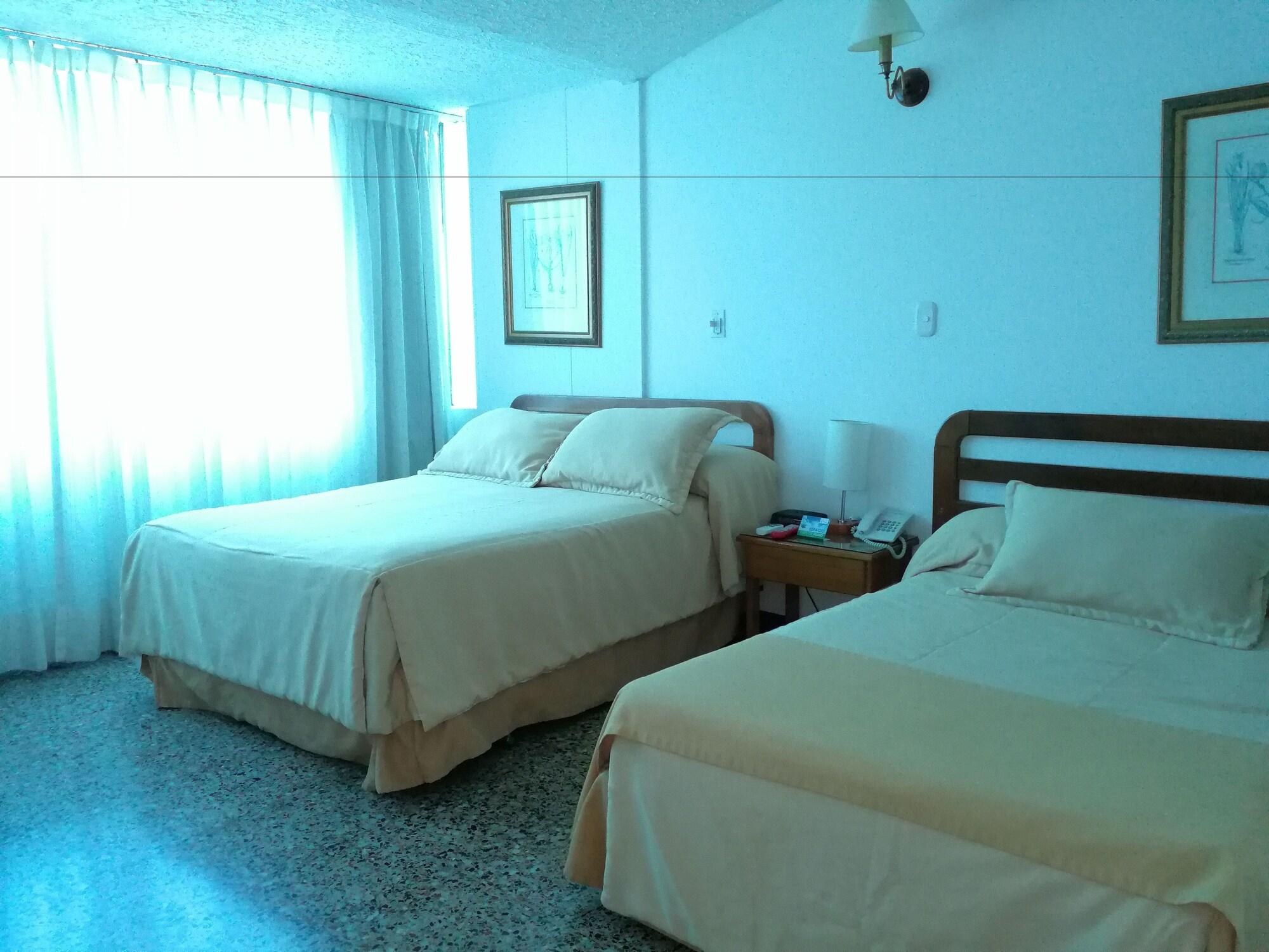 Hotel Villavicencio Plaza Buitenkant foto