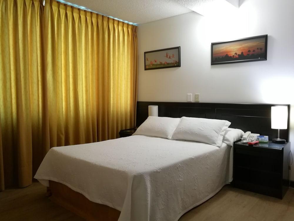 Hotel Villavicencio Plaza Buitenkant foto