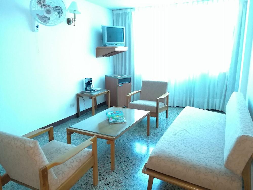 Hotel Villavicencio Plaza Buitenkant foto