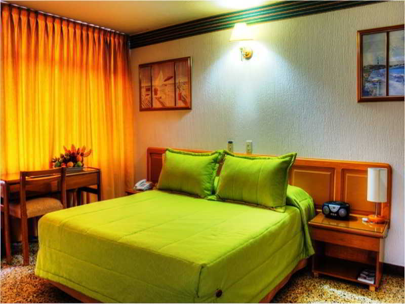 Hotel Villavicencio Plaza Buitenkant foto