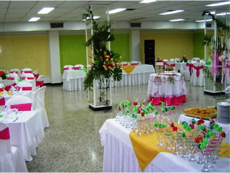 Hotel Villavicencio Plaza Buitenkant foto