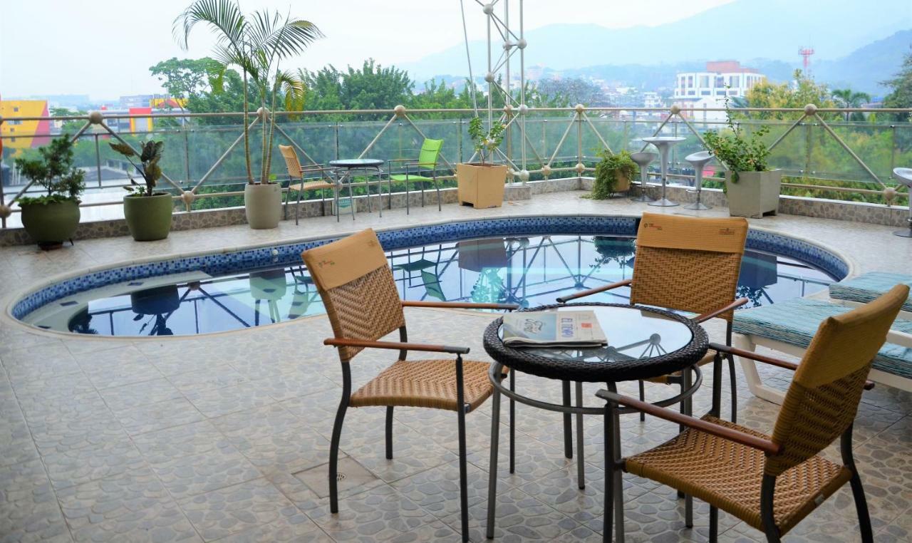 Hotel Villavicencio Plaza Buitenkant foto