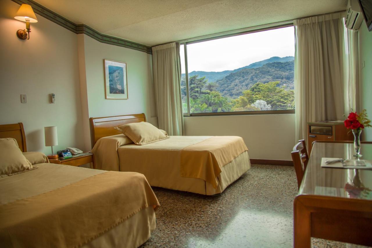 Hotel Villavicencio Plaza Buitenkant foto