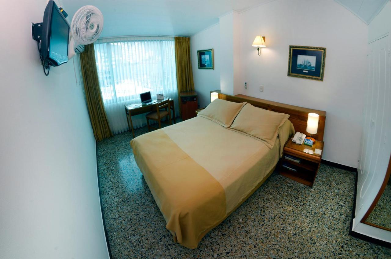 Hotel Villavicencio Plaza Buitenkant foto