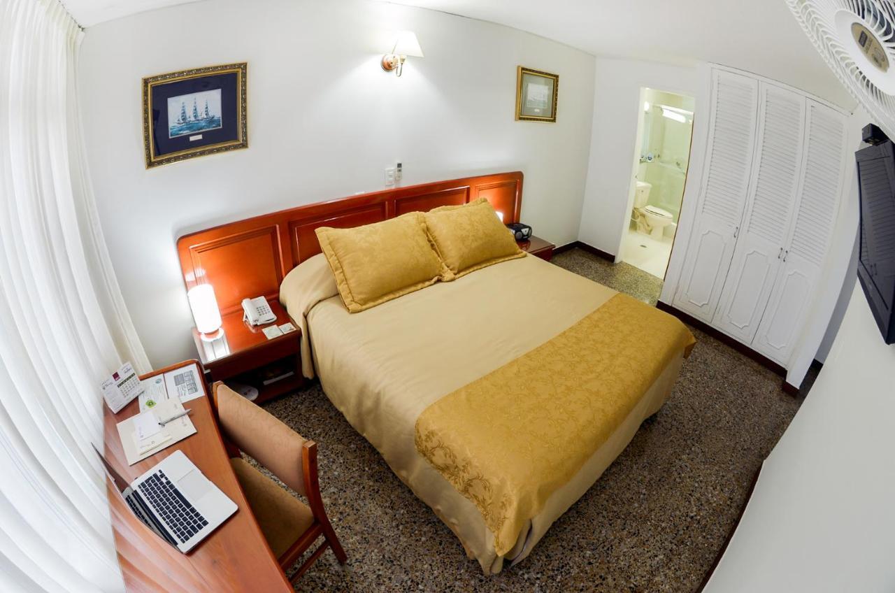 Hotel Villavicencio Plaza Buitenkant foto